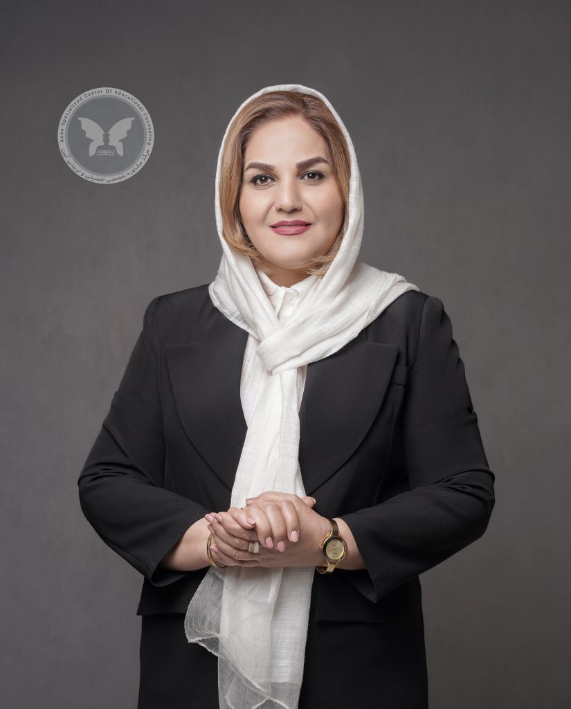 زهره حاجی زاده
